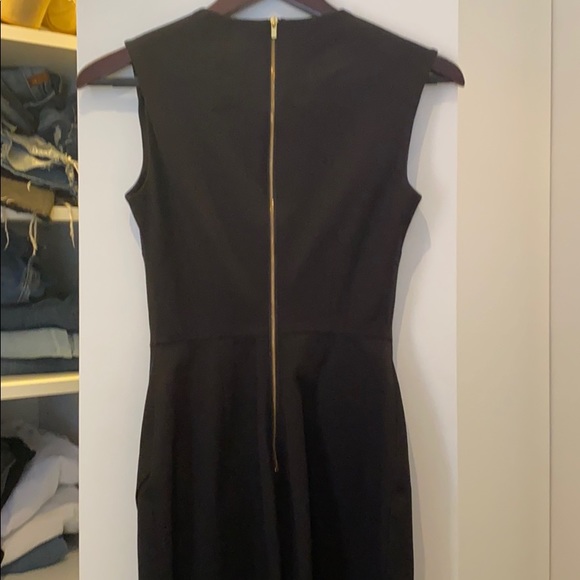 Form fitting mid length dress - Picture 5 of 5